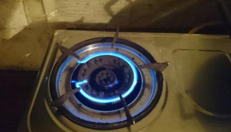 燃气灶自动熄火